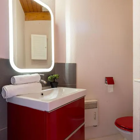 Hunier By Interhome Daire